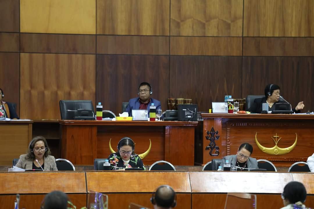 Ministra da Educação, Dulce de Jesus Soares participaram no debate da proposta lei do Orçamento Geral do Estado (OGE) para 2024, (Foto: média ME).